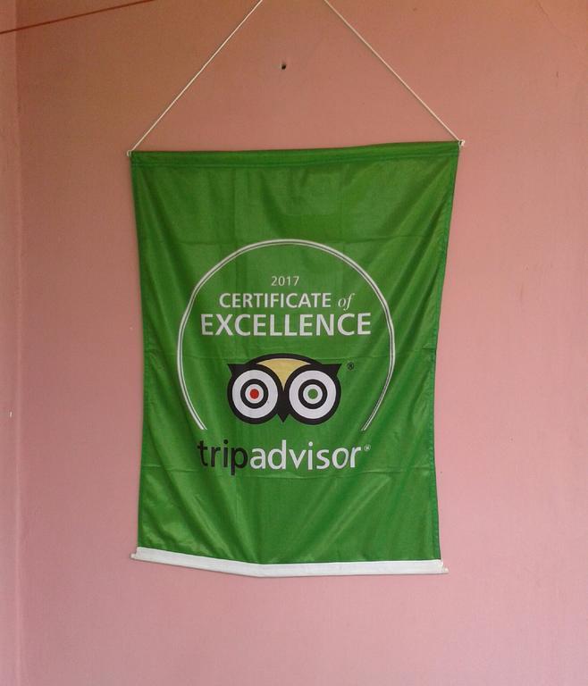 Luxman Guest House โปลอนนารูวา ภายนอก รูปภาพ