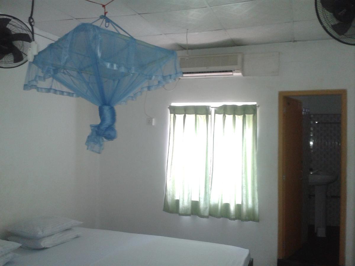 Luxman Guest House โปลอนนารูวา ภายนอก รูปภาพ